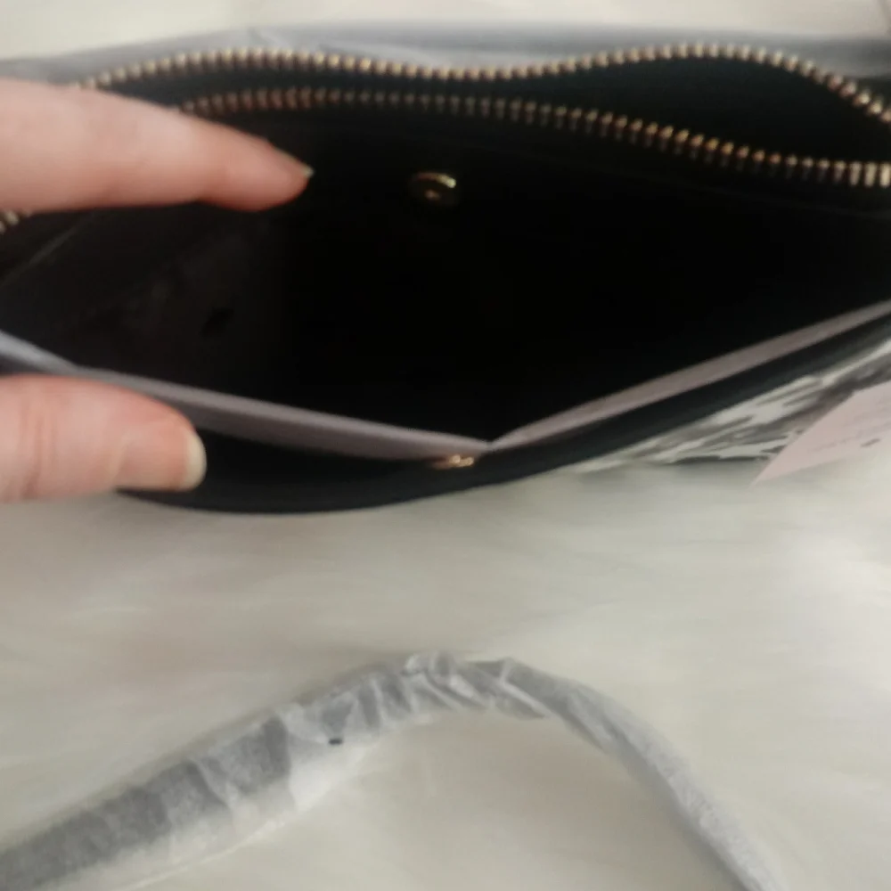 ♠NWT♠ Kate Spade Darcy Small Slim Black and White Floral Crossbody Bag - Picture 8 of 15